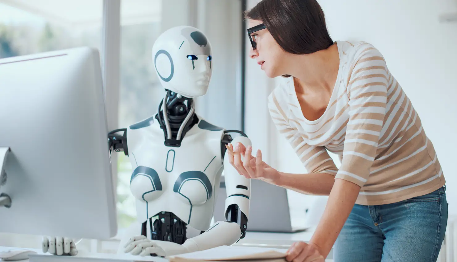 Apple Weighs Gemini AI for Siri Amid $490M Settlement Overhang