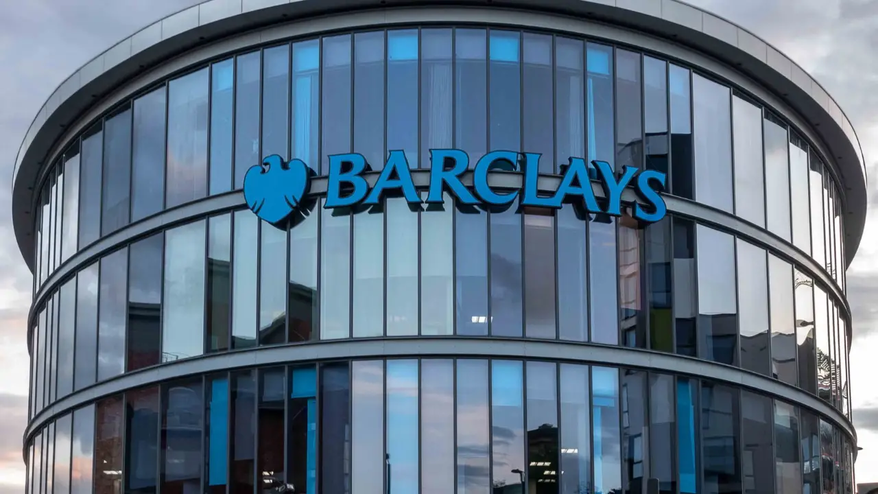 Barclays Shares Drop as Investors Demand Stronger Growth Across Business Divisions