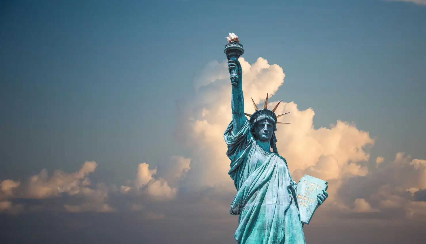 Dow, Nasdaq, S&P Futures Flat as Markets Await Crucial December Fed Decision