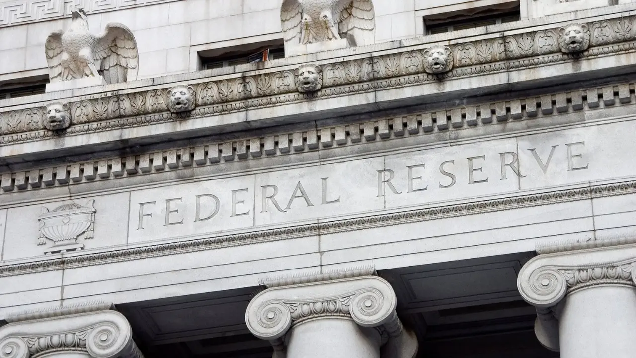 Fed Divide Deepens as Years of High Inflation Test Policymakers’ Patience