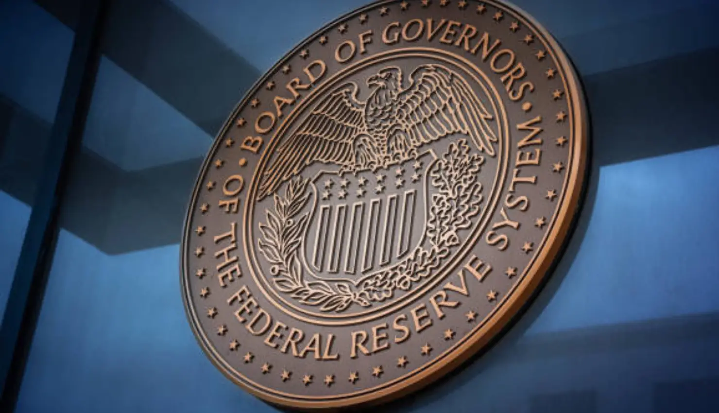 Fed minutes reveal split over October rate cut, raising doubts about December