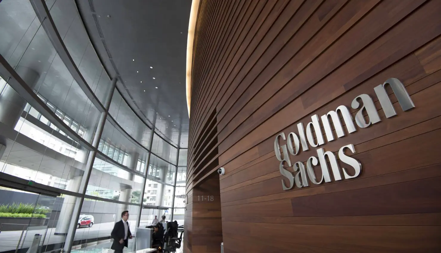 Goldman Sachs Signals Short-Term Market Drop — Investors Urged to Buy the Pullback