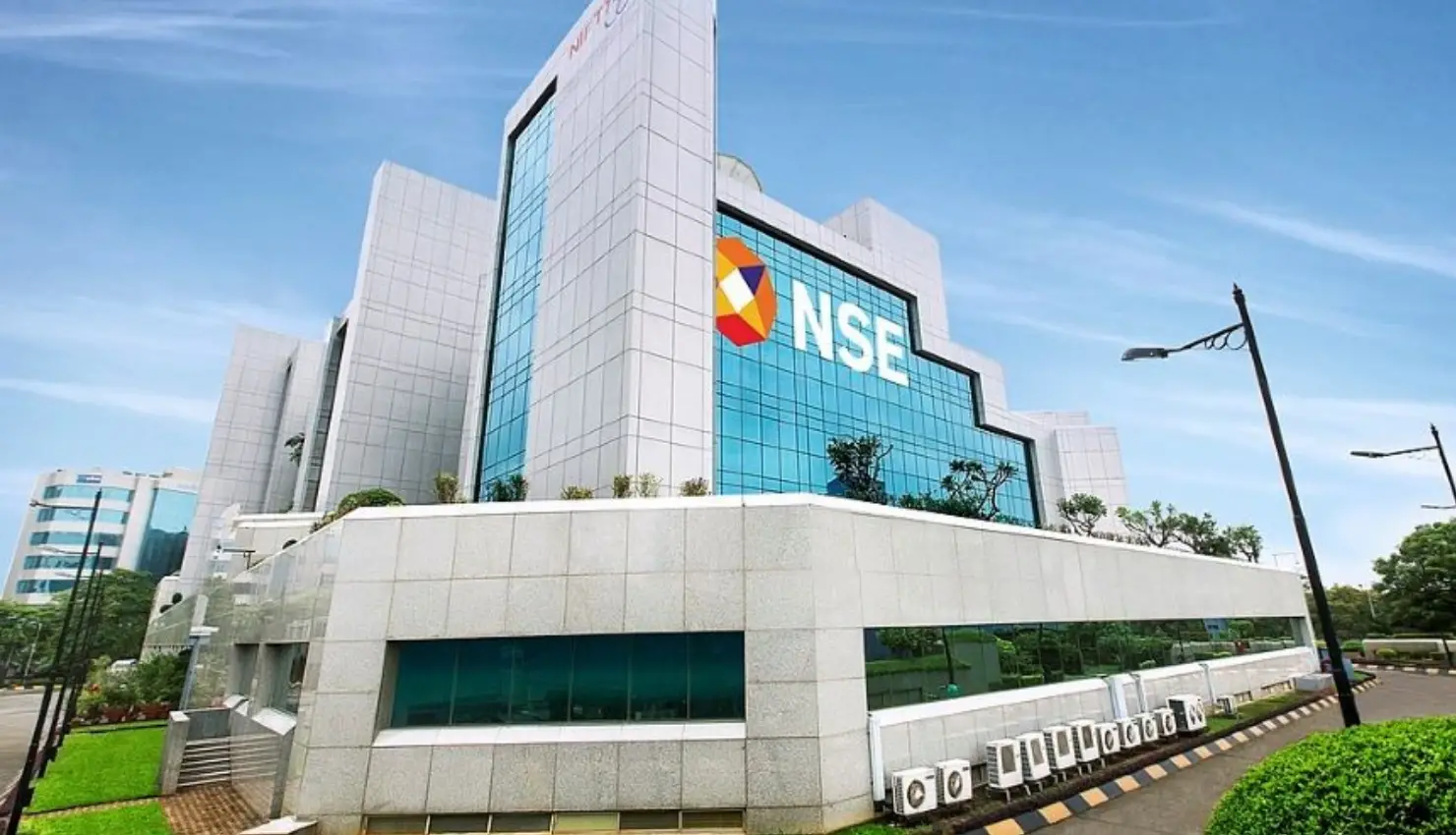 Indian Indices Slip as AI Valuation Worries Intensify; Volatility Gauge Jumps