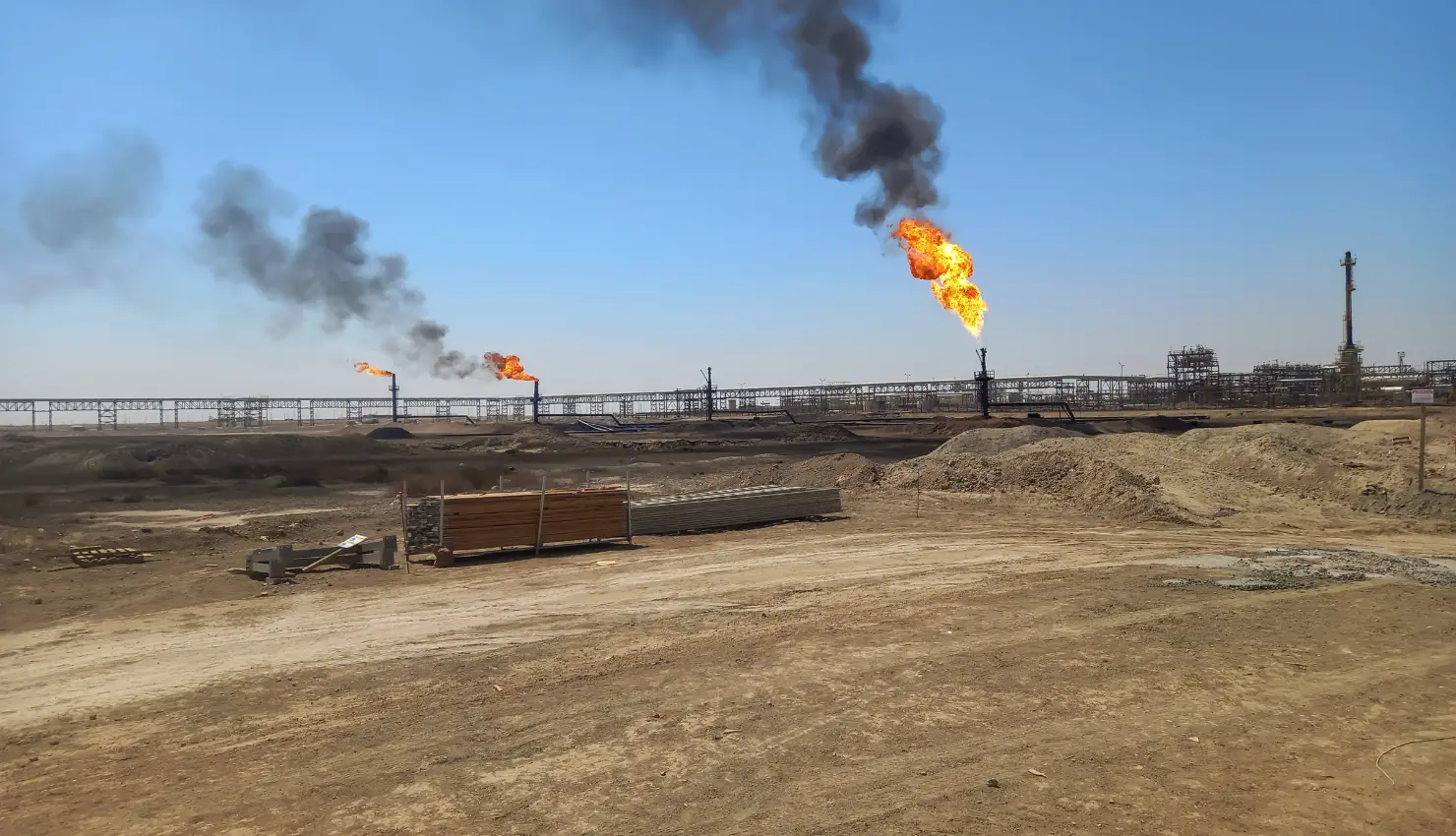 Oil Prices Rise for Second Straight Session as Geopolitical Risks Outweigh Supply Concerns