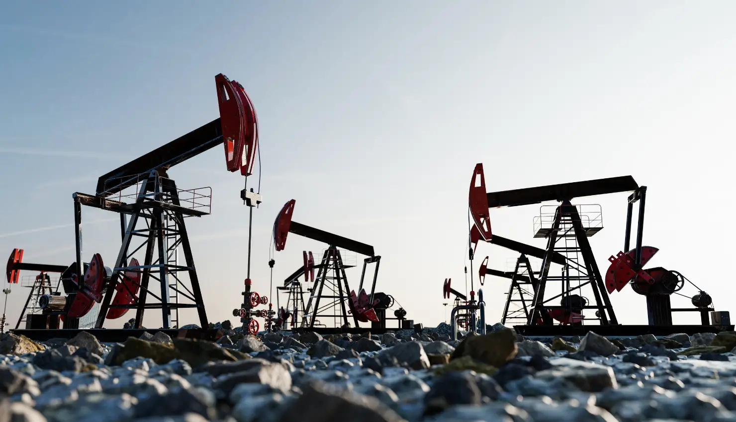 Oil Steadies in Early Asian Trade as Markets Balance Supply Concerns and Fed Expectations