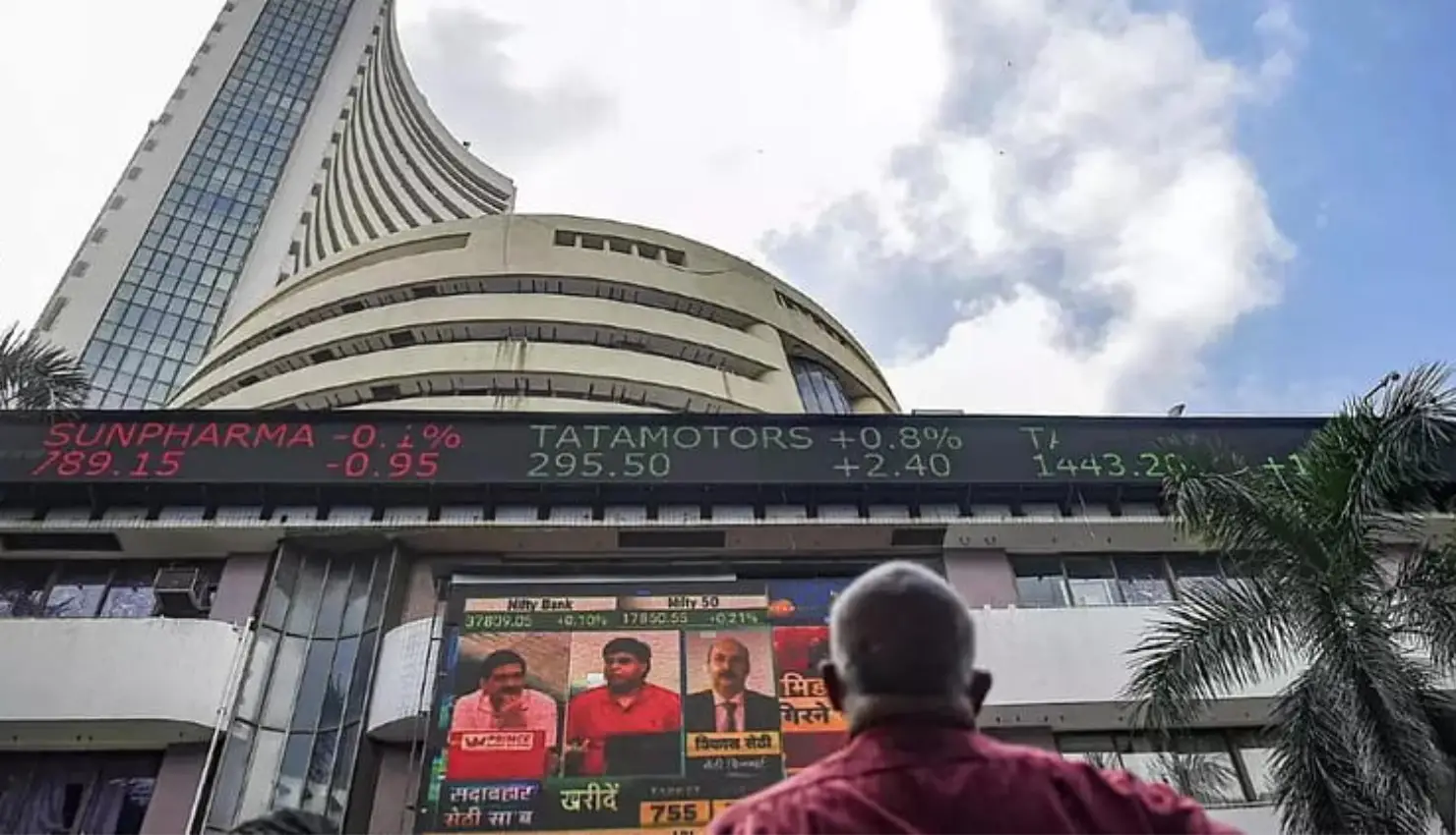 Sensex, Nifty Deep In The Red On Tariff Worries