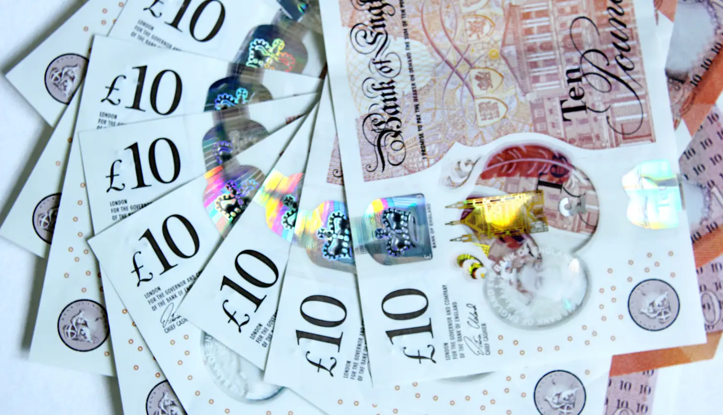 Sterling’s Rally Limited by Stagflation Risks, Says MUFG