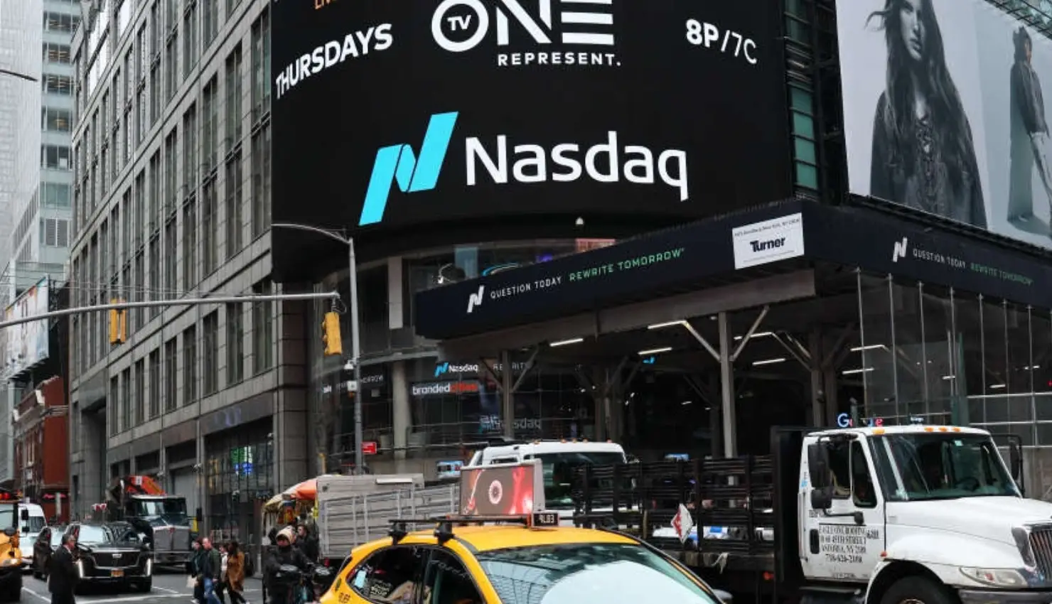 U.S. Stocks Climb for Fourth Day, Driven by Tech Recovery Before Thanksgiving