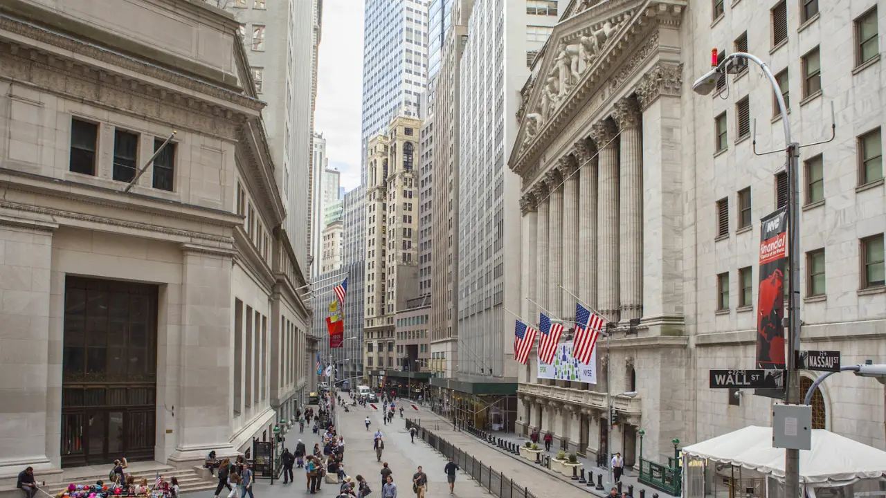 Wall Street Anxiety Grows as AI Sell-Off Collides With $110 Oil Shock